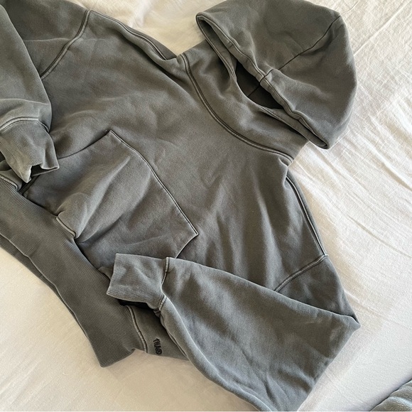 TNA Cropped Hoodie - Picture 1 of 4